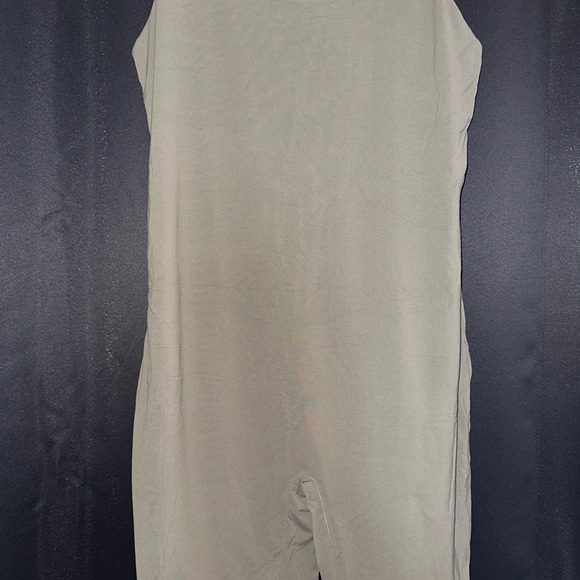 Maternity Rompers (Size Medium) - Picture 2 of 15